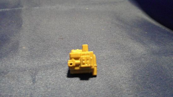 Picture of 1983 tan flash backpack accessory pack