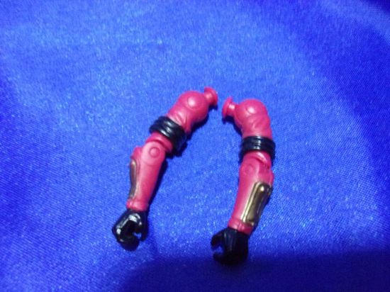 Picture of 2003 cobra claws commander arm set