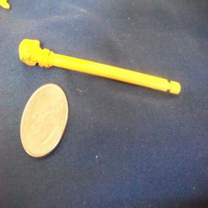 Picture of yellow missile