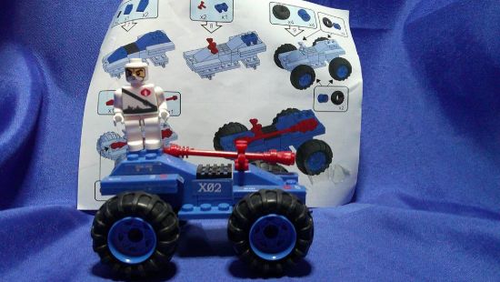 Picture of 2020 gi joe ferret with driver and blueprints