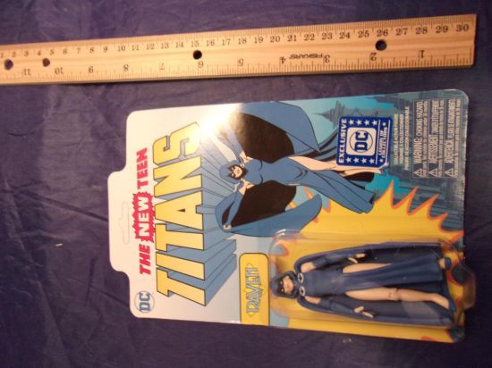 Picture of funko the new teen titans dc exclussive raven in package