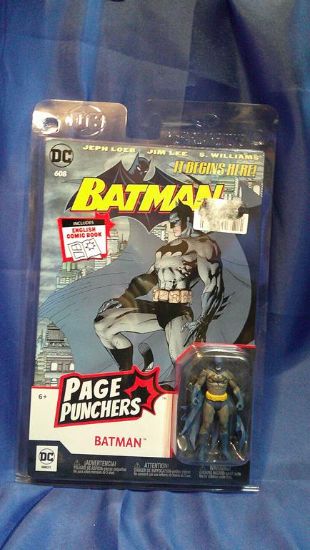 Picture of 2022 dc batman 608 comic with figure new