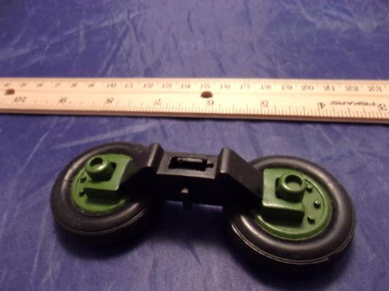 Picture of 1989 tmnt double barreled plunger gun part