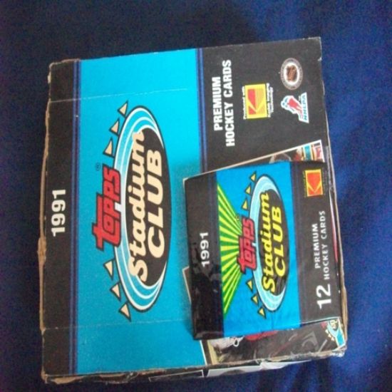 Picture of 1991 tops hocky trading cards pack