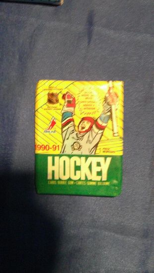 Picture of 1990-91 opeechee hockey pack new