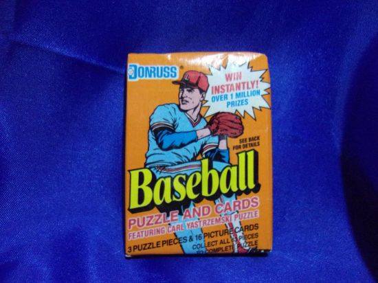Picture of 1990 donruss baseball pack cards