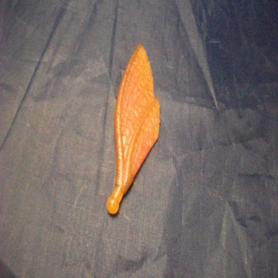 Picture of beast wars buzzclaw wing