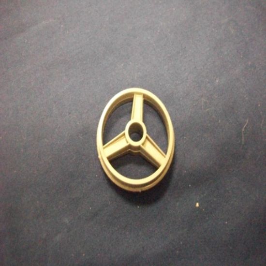 Picture of 1985 silver mirage side car rim