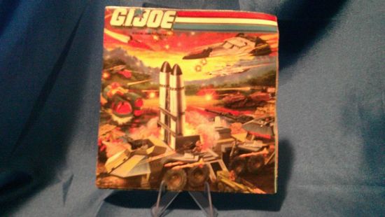 Picture of insert with shuttles on front